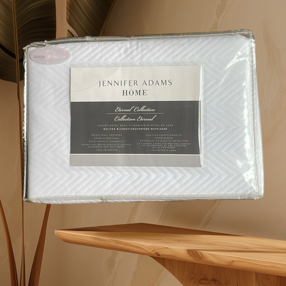 Jennifer Adams - Quilted Blanket - Picture 2 of 4